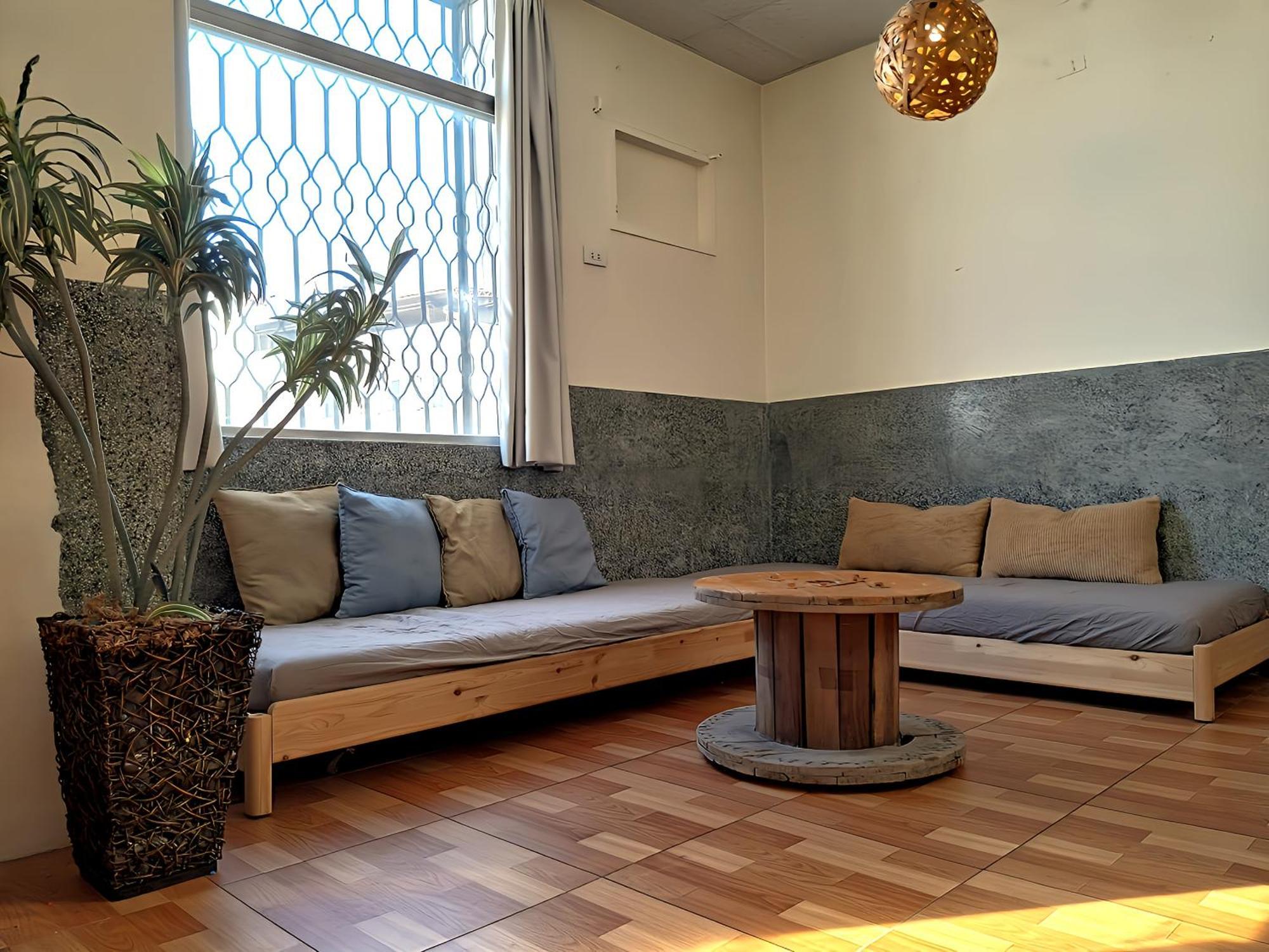 立秝禾 每層獨房 Villa為三樓以上全包層 亦可全包棟 Tainan Exterior photo